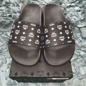 100% AUTHENTIC MCM SLIDES SZ 6 WOMENS